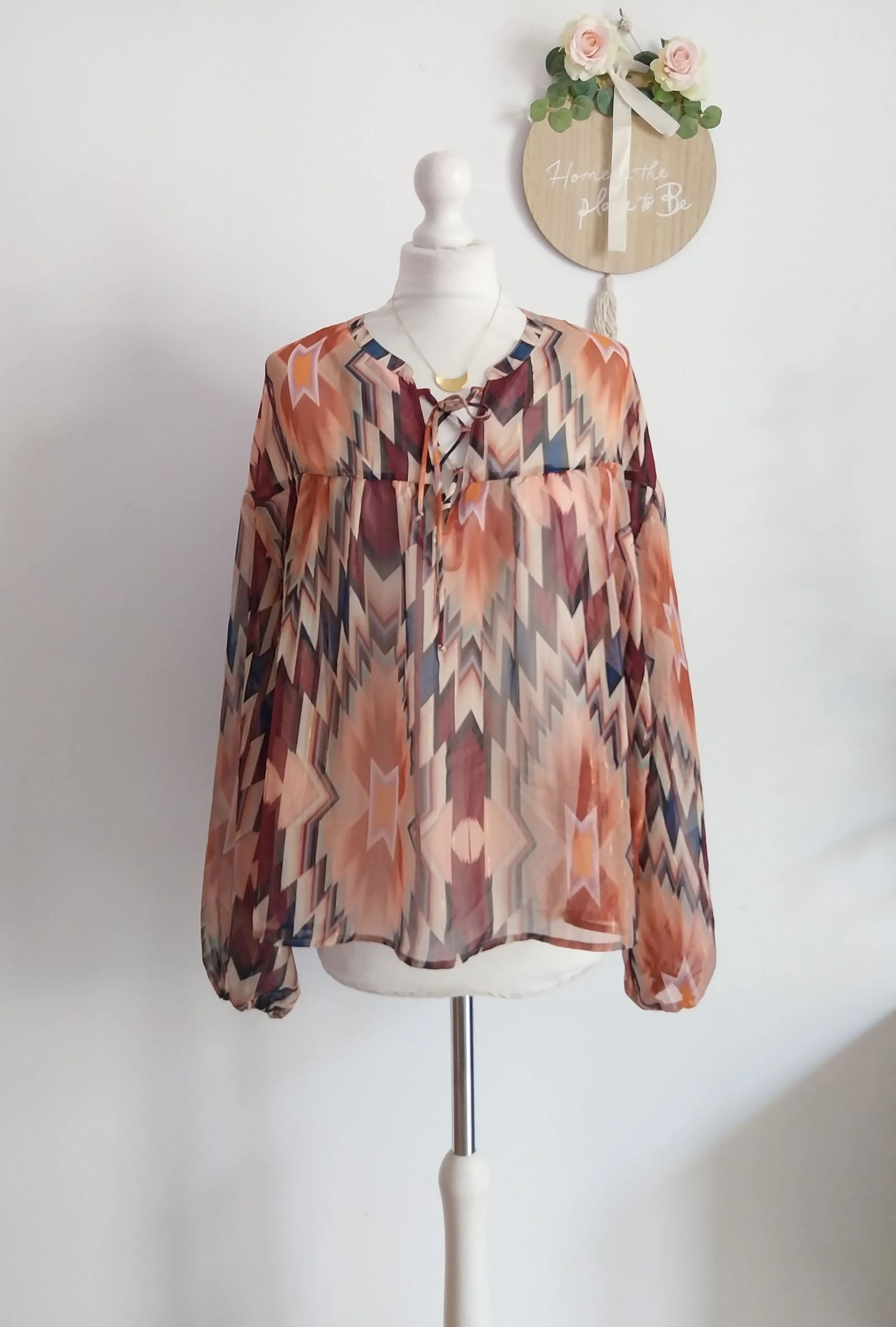 Magnífica blusa holgada con estampado art déco y filamento dorado Promod Talla 40/42 – photo 2